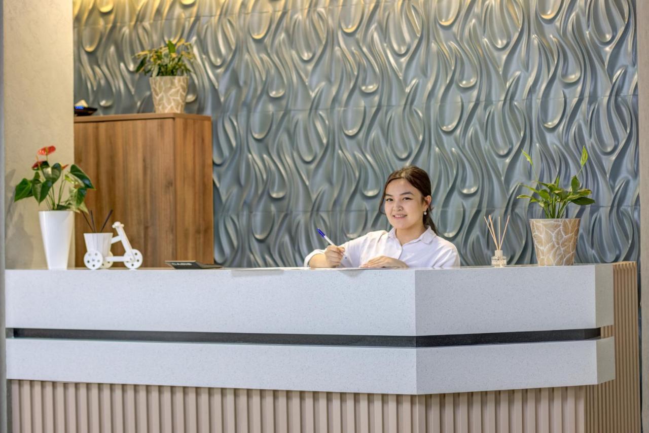 Inter Hotel Bishkek Exterior photo