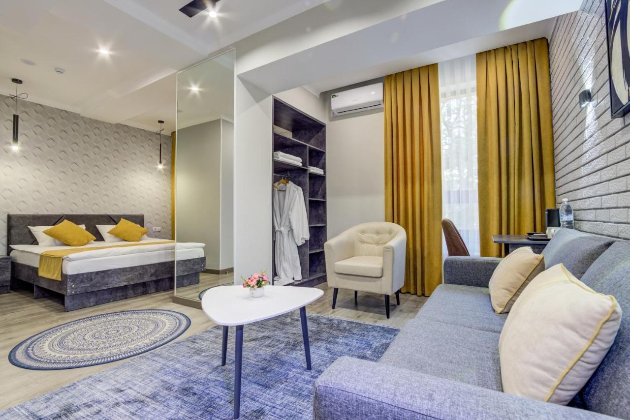 Inter Hotel Bishkek Exterior photo